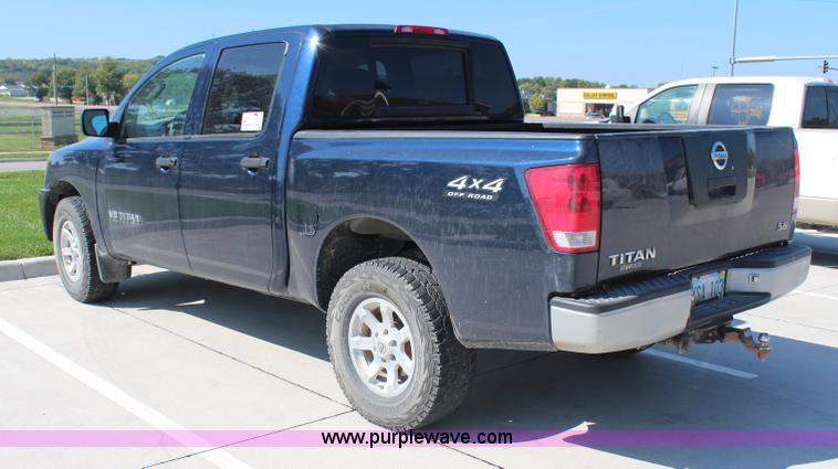 image for item H6782 2006 Nissan Titan Crew Cab pickup truck