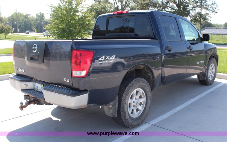 image for item H6782 2006 Nissan Titan Crew Cab pickup truck