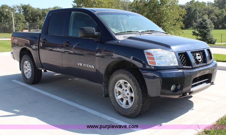 image for item H6782 2006 Nissan Titan Crew Cab pickup truck
