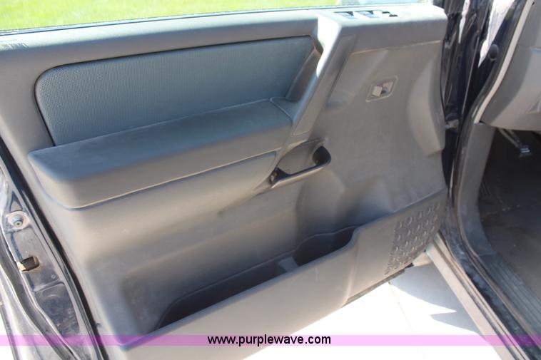 image for item H6782 2006 Nissan Titan Crew Cab pickup truck