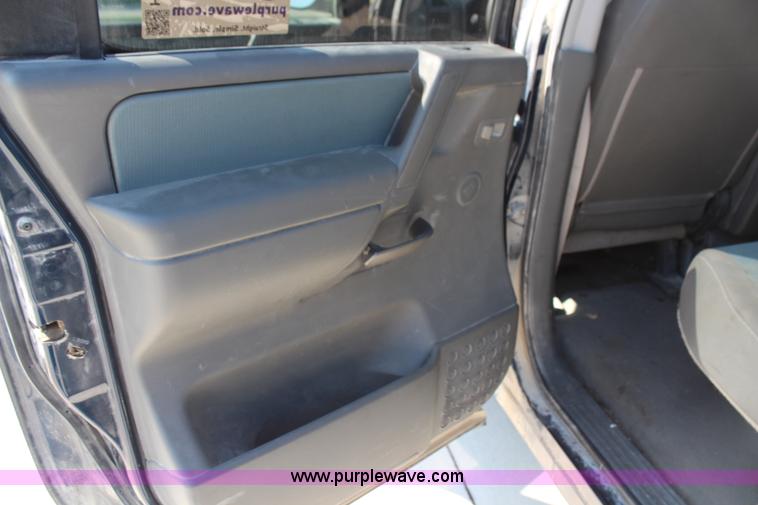 image for item H6782 2006 Nissan Titan Crew Cab pickup truck