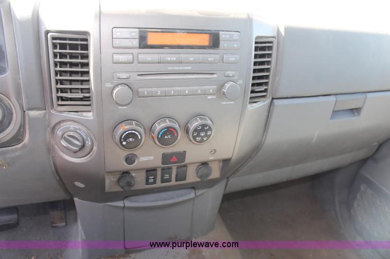 image for item H6782 2006 Nissan Titan Crew Cab pickup truck