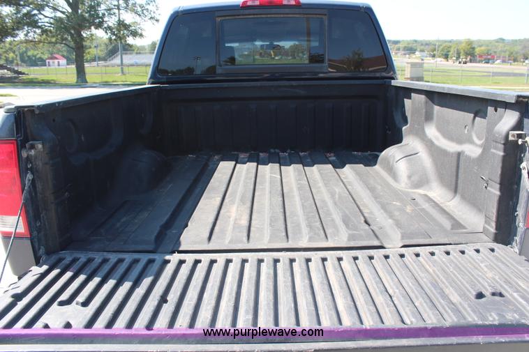 image for item H6782 2006 Nissan Titan Crew Cab pickup truck
