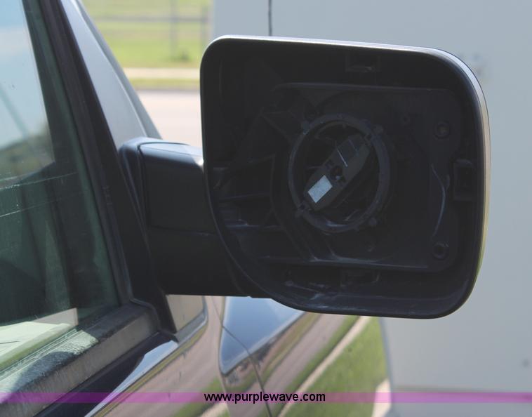 image for item H6782 2006 Nissan Titan Crew Cab pickup truck