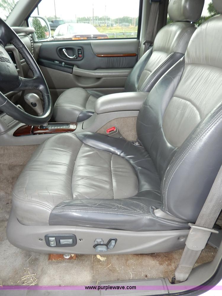 image for item I4301 2000 GMC Jimmy Envoy SLT SUV