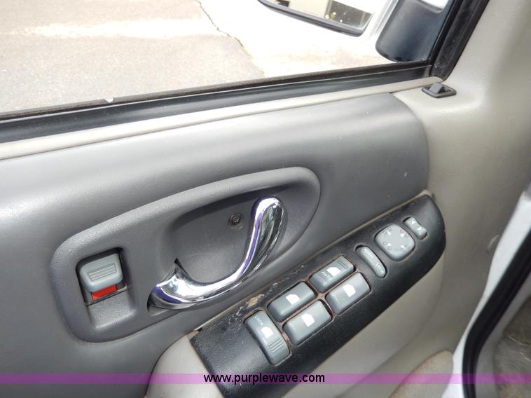 image for item I4301 2000 GMC Jimmy Envoy SLT SUV