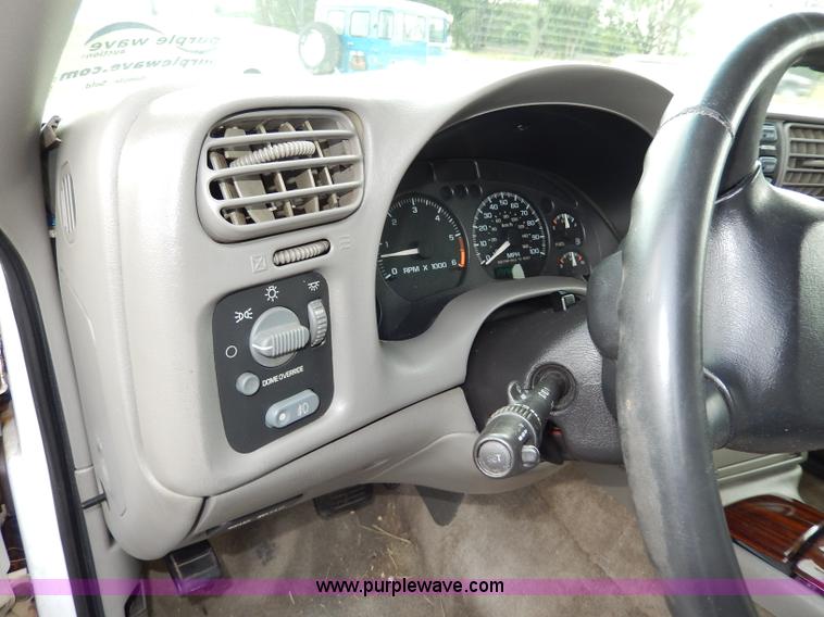 image for item I4301 2000 GMC Jimmy Envoy SLT SUV