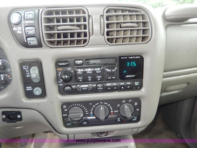 image for item I4301 2000 GMC Jimmy Envoy SLT SUV