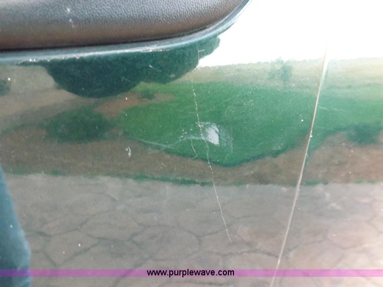 image for item I8487 2004 Chevrolet Suburban 1500 SUV