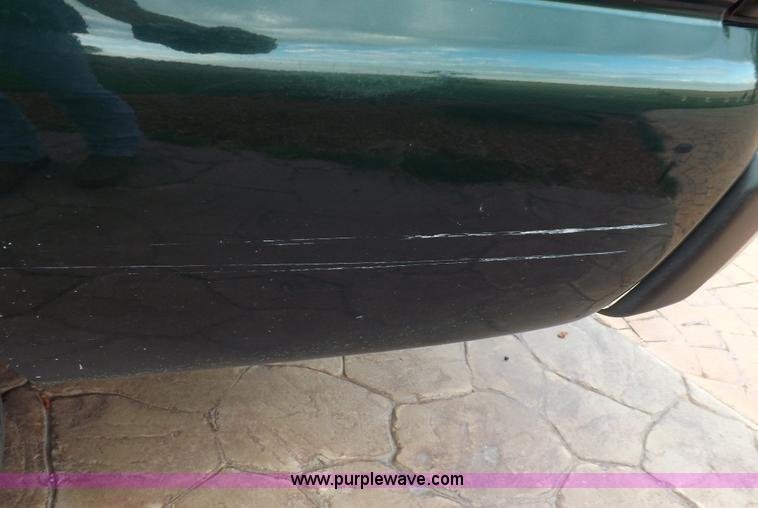 image for item I8487 2004 Chevrolet Suburban 1500 SUV