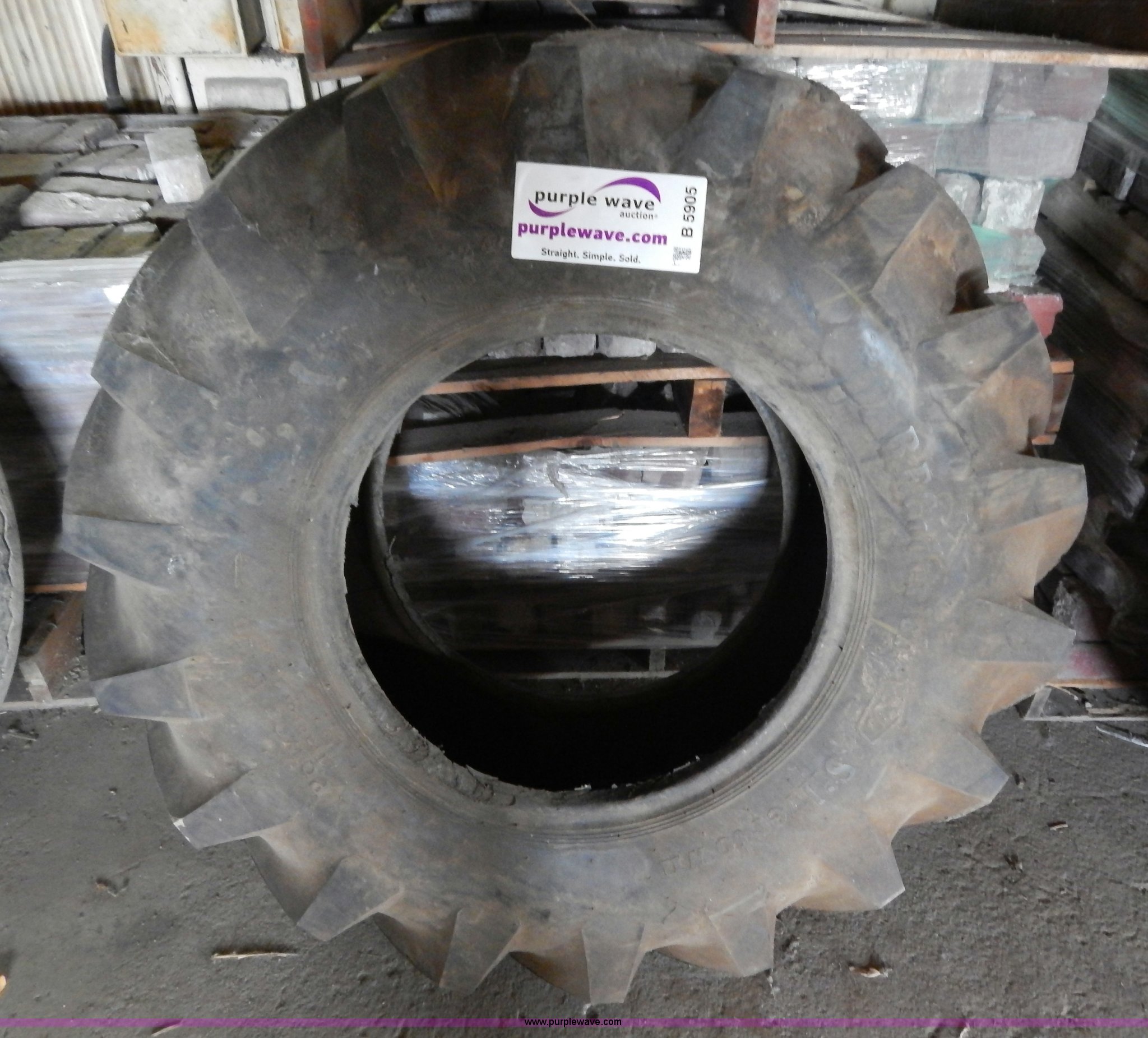 BF Goodrich Silvertown 16.924 tire in Kansas City, MO Item B5905