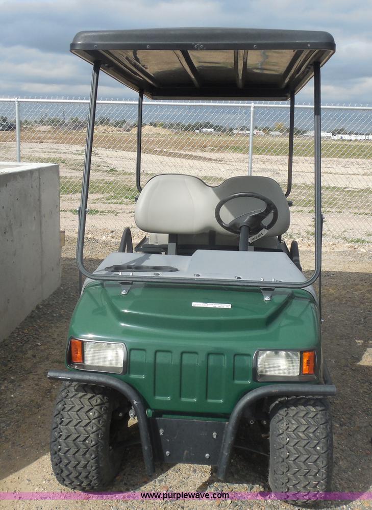 image for item AL9612 2005 Club Cart XRT 810E utility vehicle