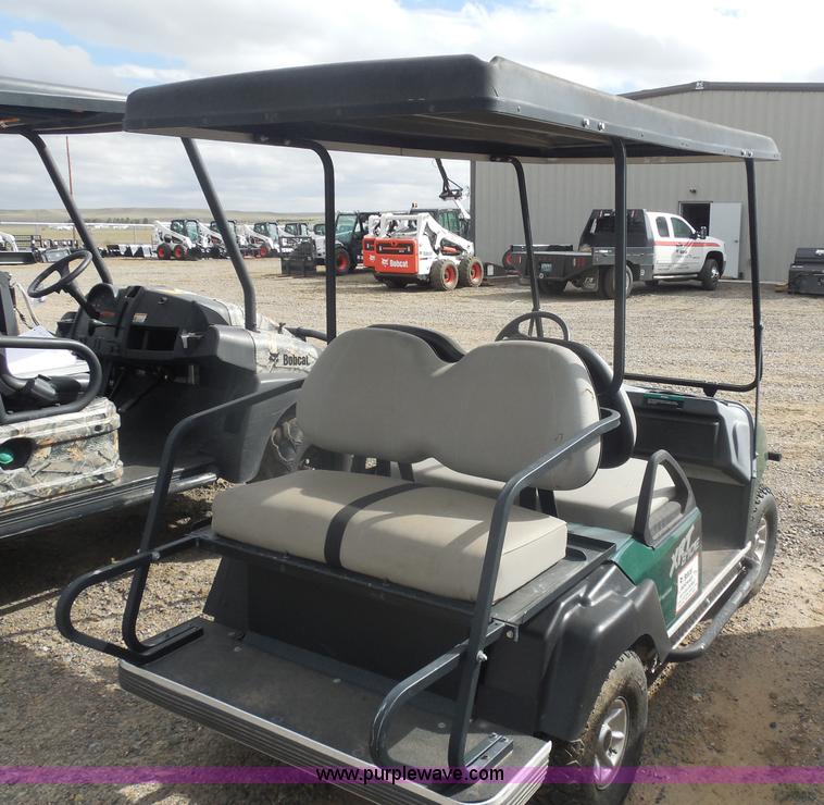 image for item AL9612 2005 Club Cart XRT 810E utility vehicle