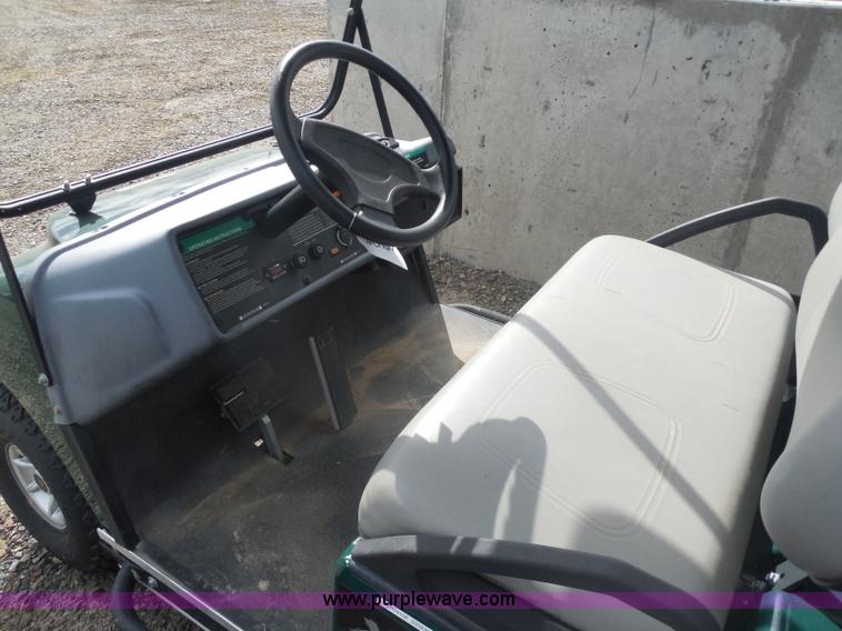 image for item AL9612 2005 Club Cart XRT 810E utility vehicle