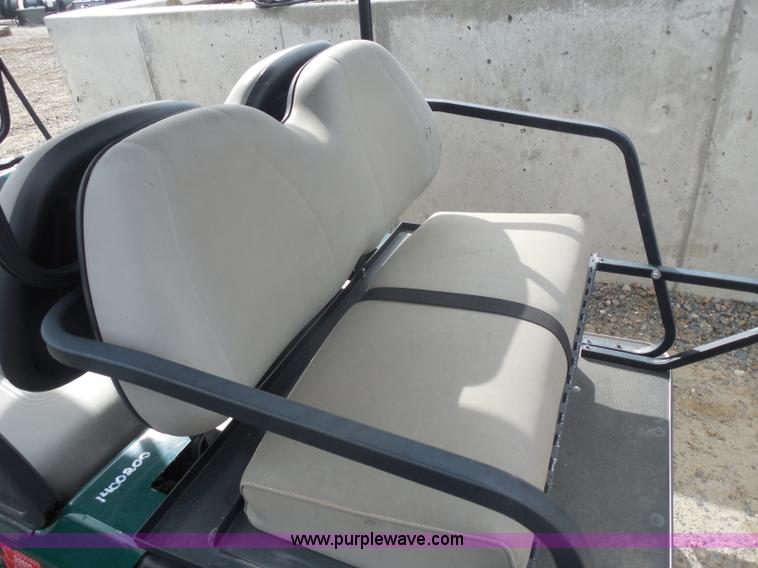 image for item AL9612 2005 Club Cart XRT 810E utility vehicle