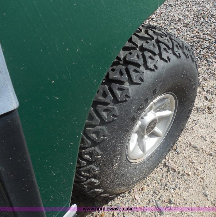 image for item AL9612 2005 Club Cart XRT 810E utility vehicle