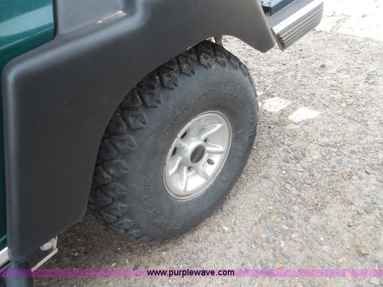 image for item AL9612 2005 Club Cart XRT 810E utility vehicle