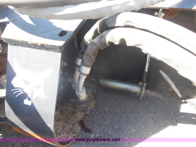 image for item AL9635 2007 Bobcat LT213 trencher attachment