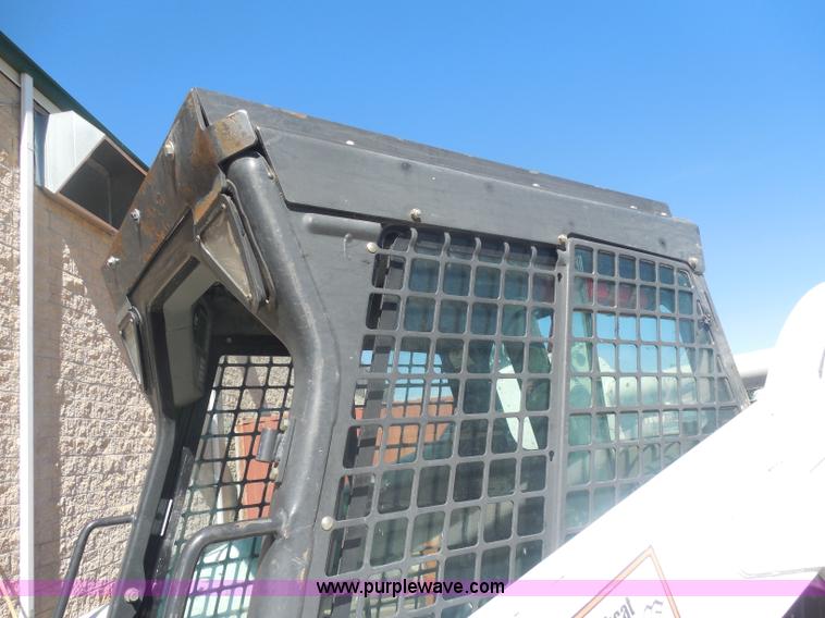 image for item AL9651 2008 Bobcat S330 skid steer