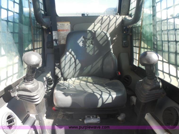 image for item AL9651 2008 Bobcat S330 skid steer