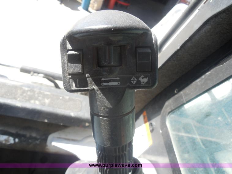 image for item AL9651 2008 Bobcat S330 skid steer