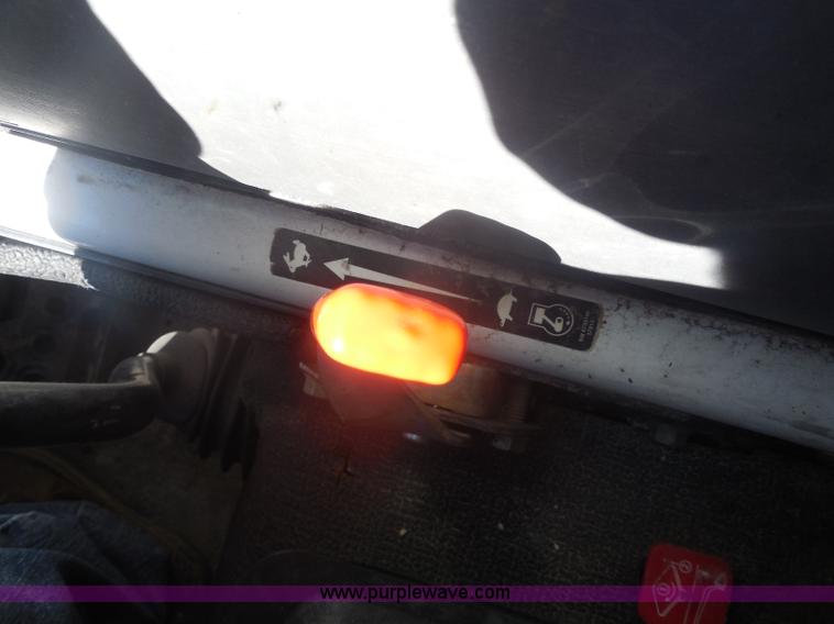 image for item AL9651 2008 Bobcat S330 skid steer