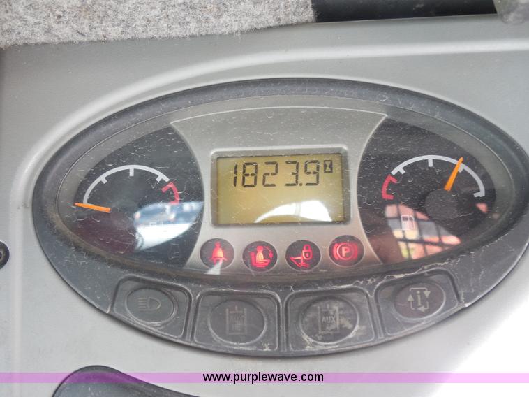 image for item AL9651 2008 Bobcat S330 skid steer