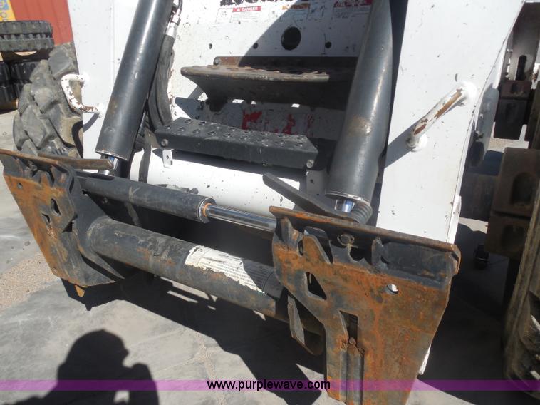 image for item AL9651 2008 Bobcat S330 skid steer