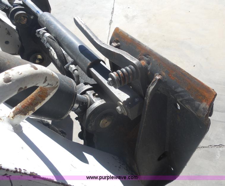 image for item AL9651 2008 Bobcat S330 skid steer