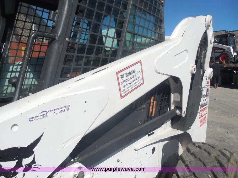 image for item AL9651 2008 Bobcat S330 skid steer