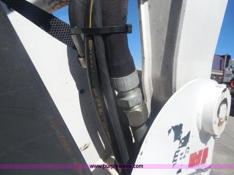 image for item AL9651 2008 Bobcat S330 skid steer