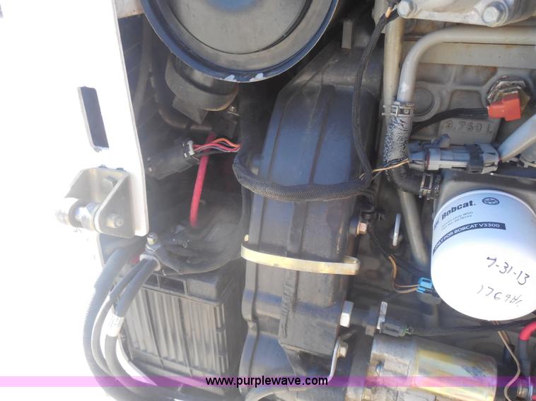 image for item AL9651 2008 Bobcat S330 skid steer