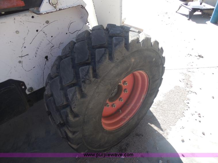 image for item AL9651 2008 Bobcat S330 skid steer