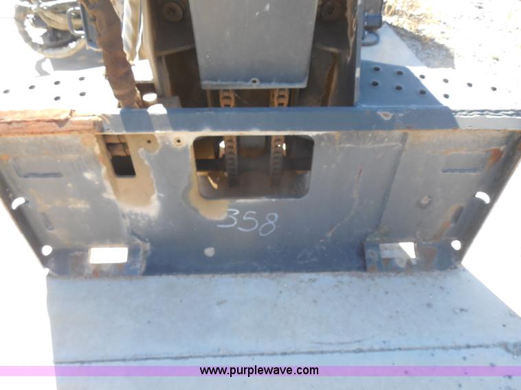 image for item H9998 2006 Bobcat drop hammer