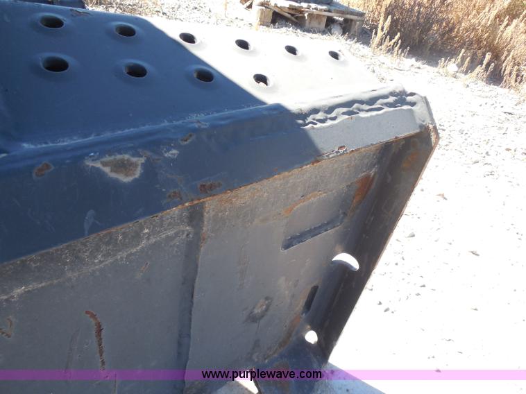 image for item H9998 2006 Bobcat drop hammer