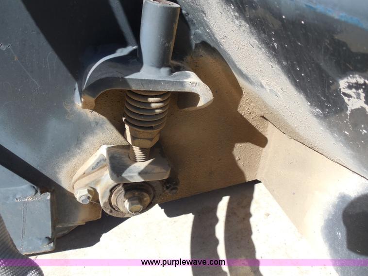 image for item H9998 2006 Bobcat drop hammer