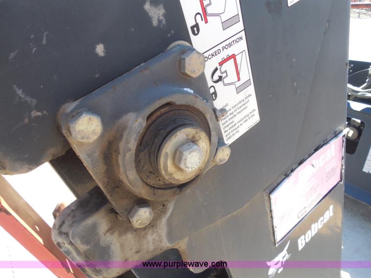 image for item H9998 2006 Bobcat drop hammer