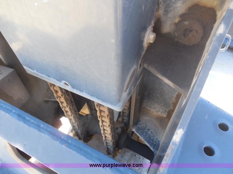 image for item H9998 2006 Bobcat drop hammer