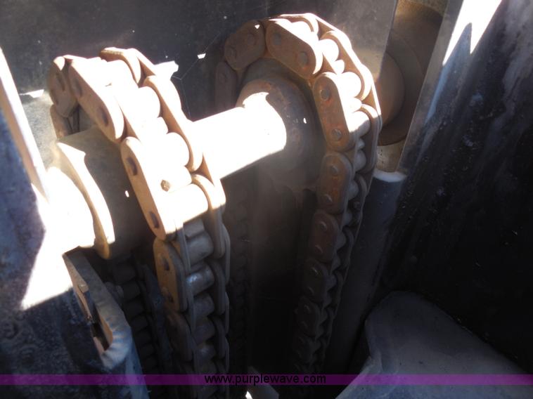 image for item H9998 2006 Bobcat drop hammer