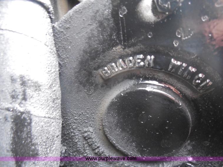 image for item I1322 2004 International DuraStar 4400 flatbed truck