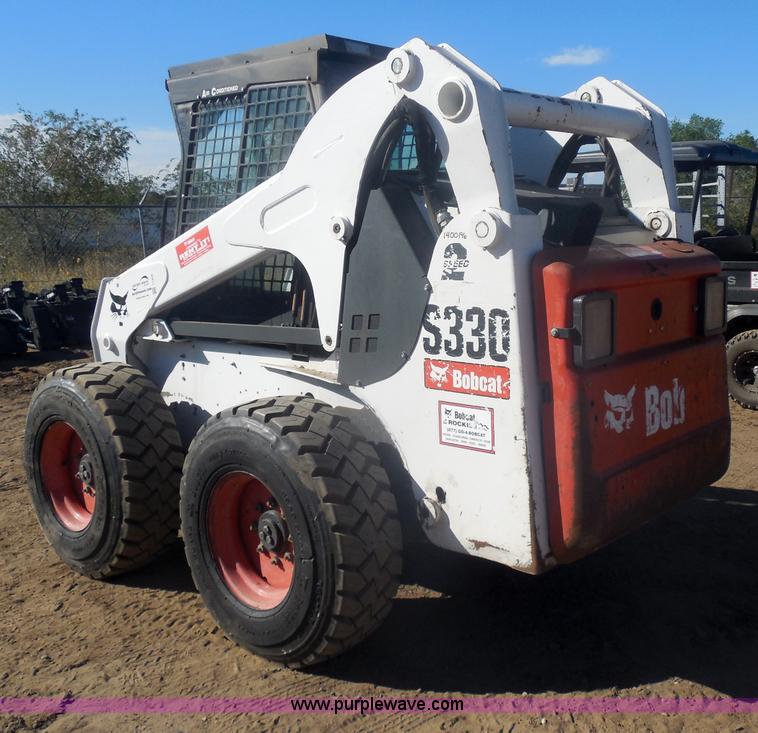 image for item I1326 2007 Bobcat S330 skid steer