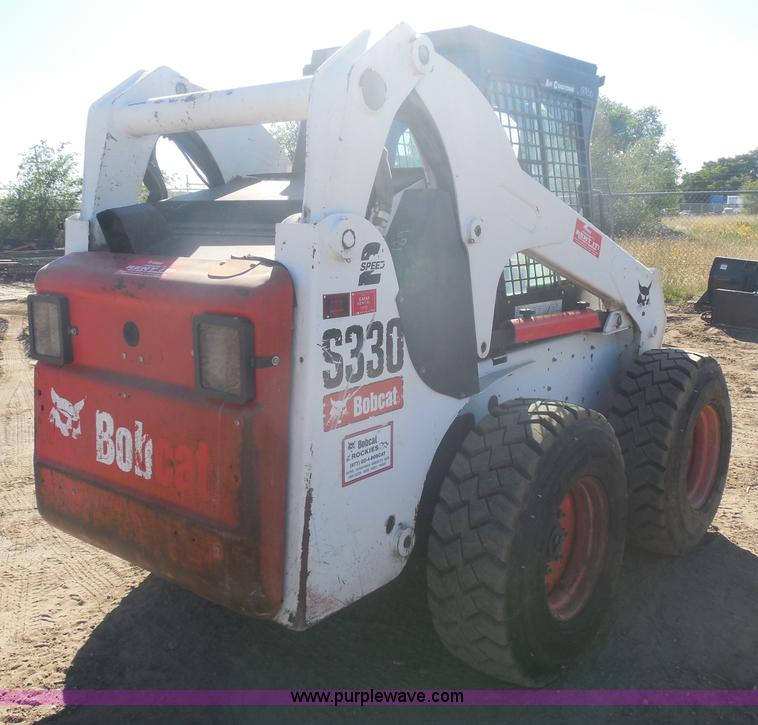 image for item I1326 2007 Bobcat S330 skid steer