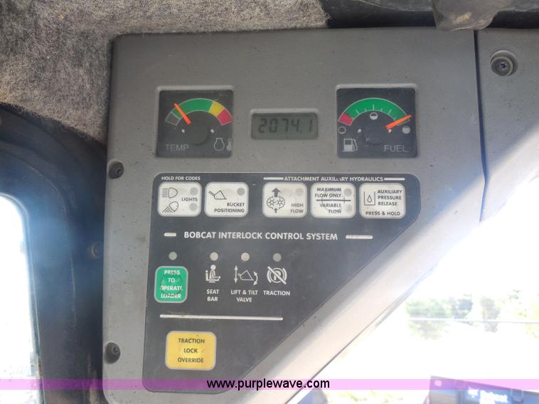 image for item I1326 2007 Bobcat S330 skid steer