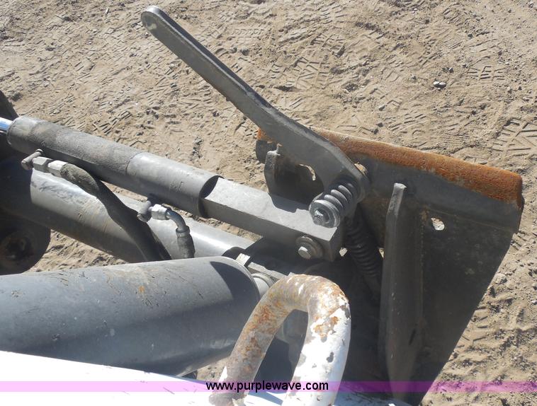 image for item I1326 2007 Bobcat S330 skid steer