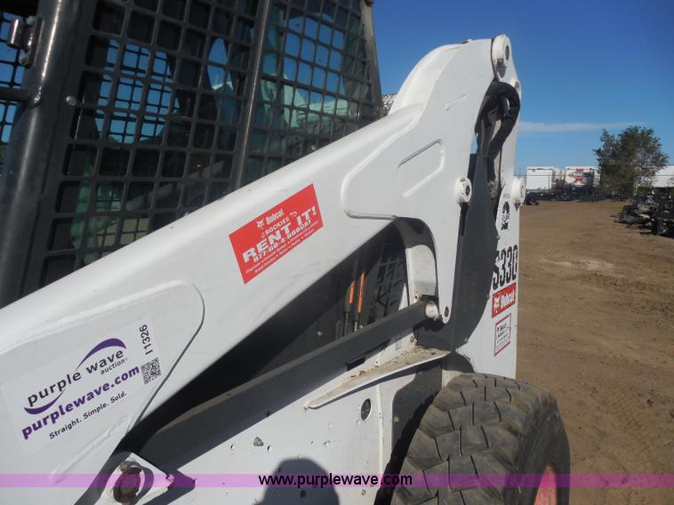 image for item I1326 2007 Bobcat S330 skid steer