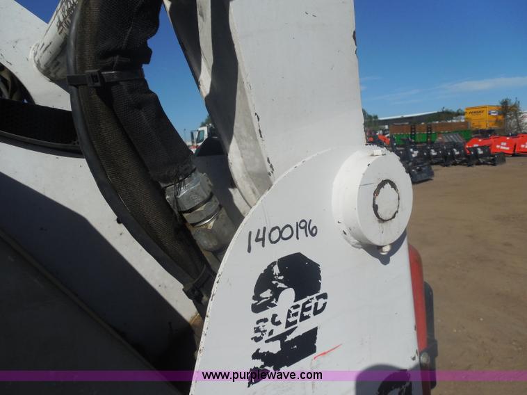image for item I1326 2007 Bobcat S330 skid steer