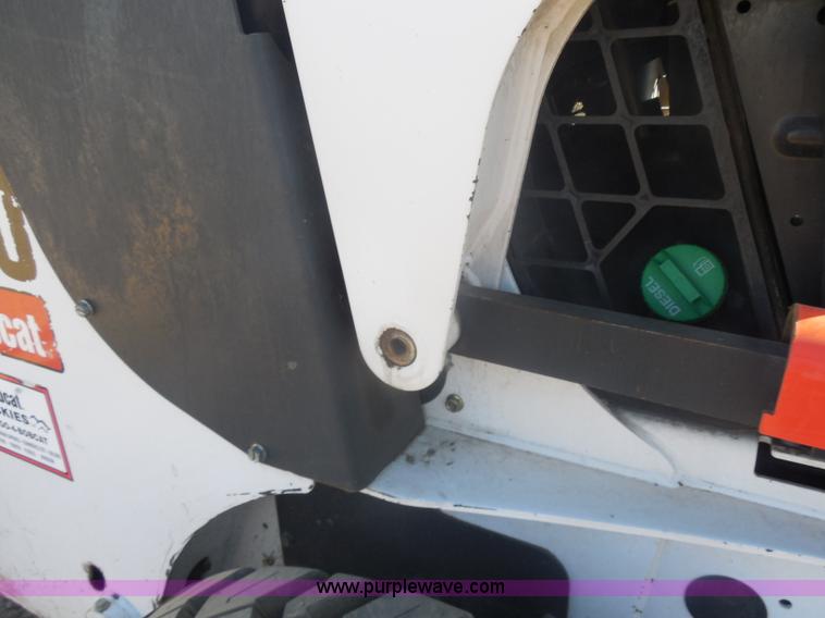 image for item I1326 2007 Bobcat S330 skid steer