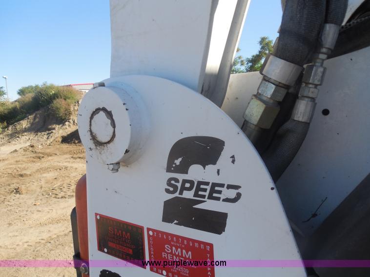 image for item I1326 2007 Bobcat S330 skid steer