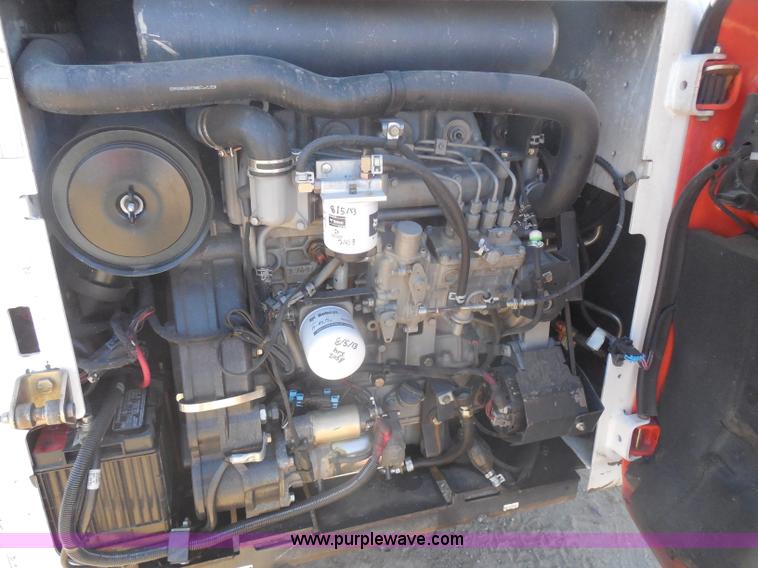 image for item I1326 2007 Bobcat S330 skid steer