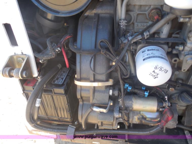 image for item I1326 2007 Bobcat S330 skid steer